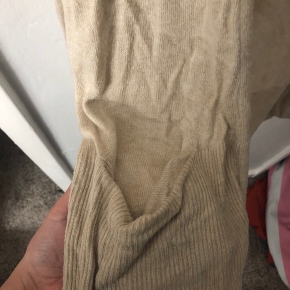 Cream cardigan with pockets - Picture 2 of 5